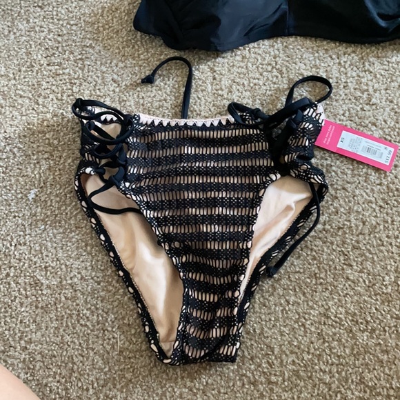 Target swimsuit - Picture 3 of 4